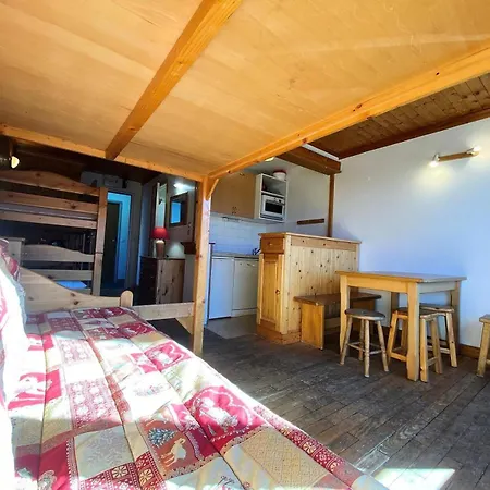 Neves - Location: Pour 4 Personnes Dans Un Quartier Anime / Les Neves Mae-9103 アパート *