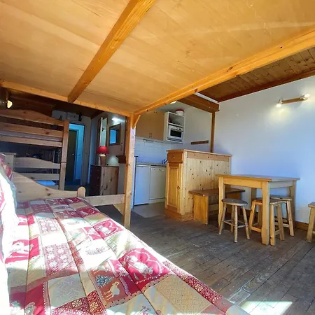 Neves - Location: Pour 4 Personnes Dans Un Quartier Anime / Les Neves Mae-9103 アパート *